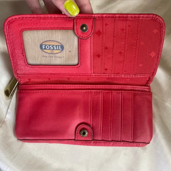 Fossil Red Fold Over Wallet with Storage - Picture 3 of 5